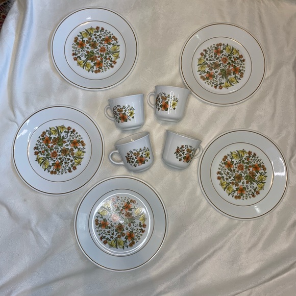 Corelle Other - Corelle Vintage 1979 Indian Summer 9 pc Dishes